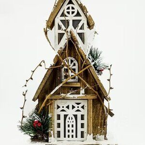 WOODEN HOUSE 17IN